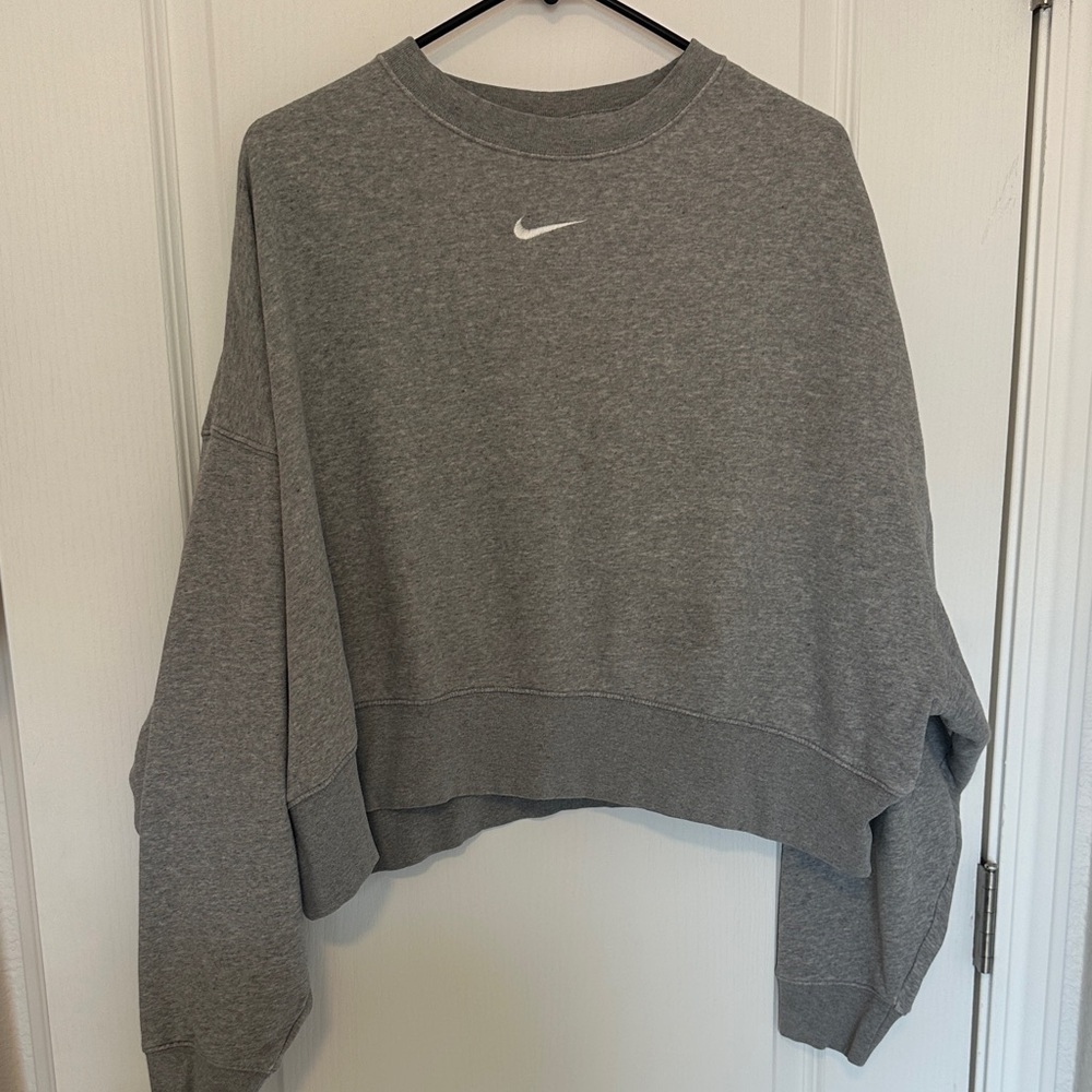 Nike Heather Gray Cropped Sweatshirt